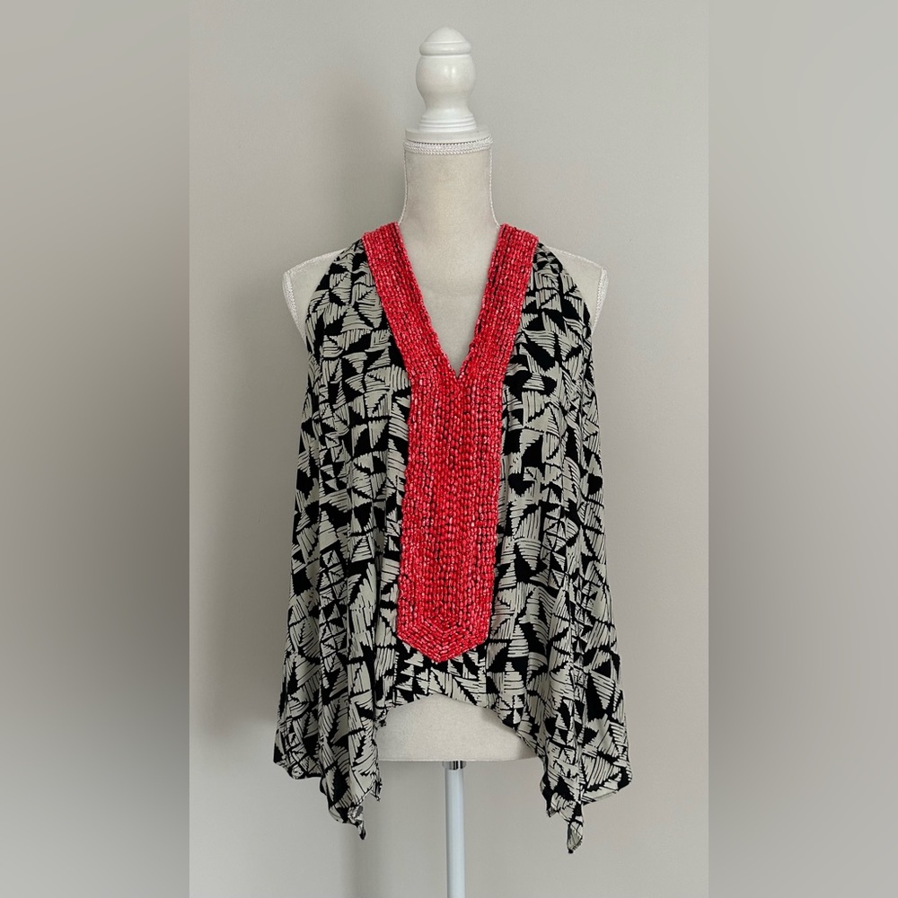 EUC T Bags Los Angeles Red Beaded Black White Relaxed Fit Sleeveless Blouse SM